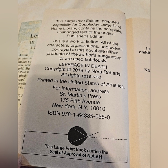 J.D. ROBB Leverage In Death Large Print Edition St. Martin's Press Bestselling - Picture 14 of 16